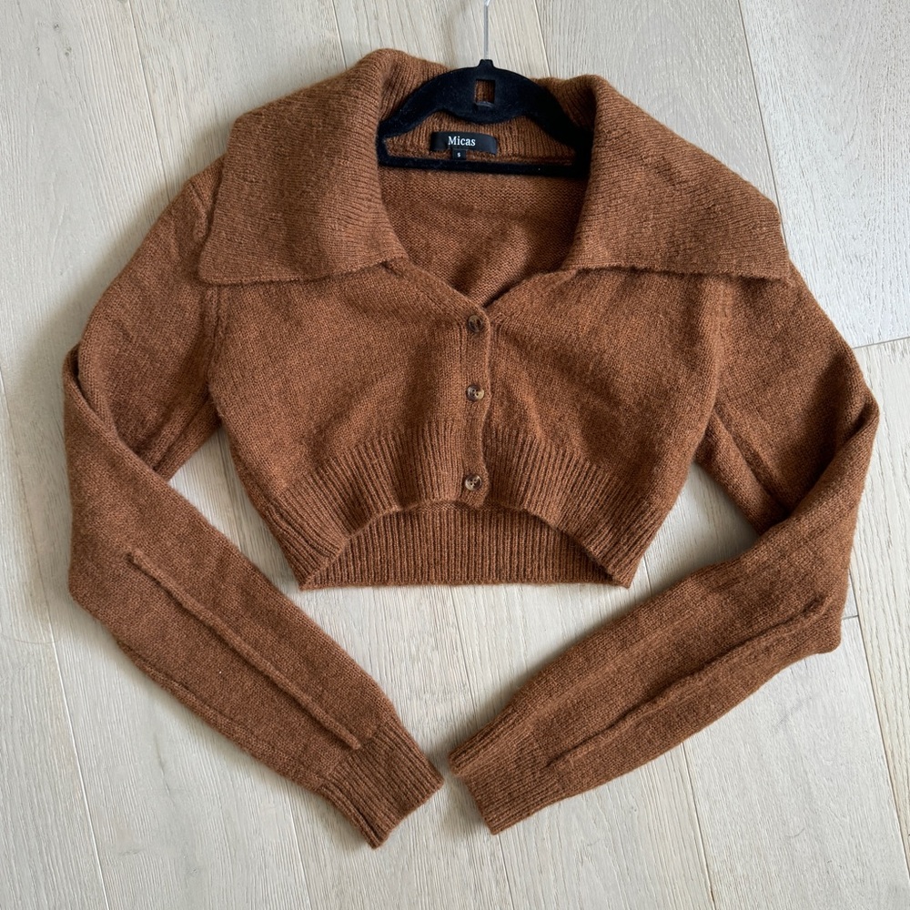 Cropped brown long sleeve sweater/cardigan